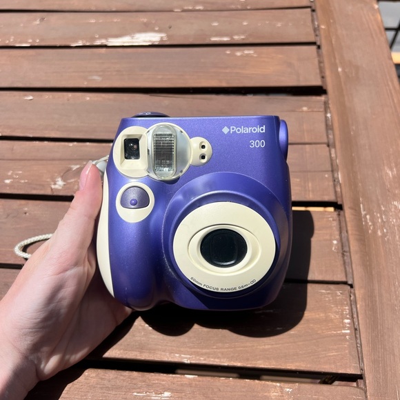 Polaroid Simulated Camera Purple and White - Picture 2 of 6